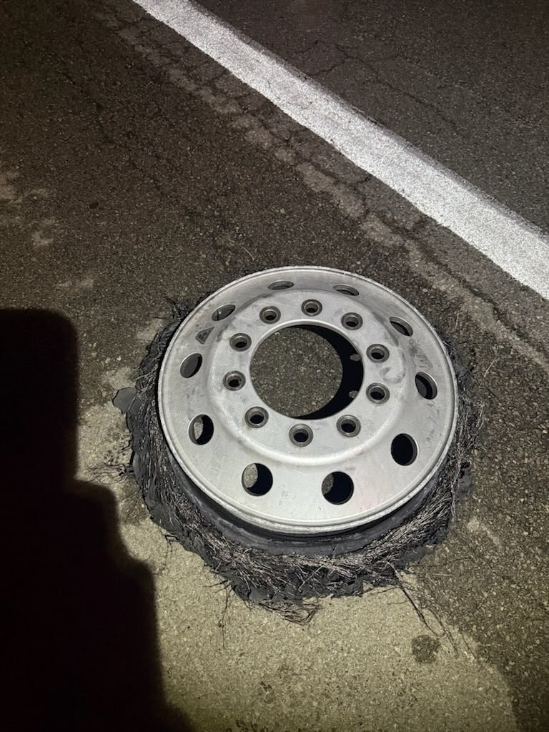 Mobile truck wheel repair service near Cuba Missouri